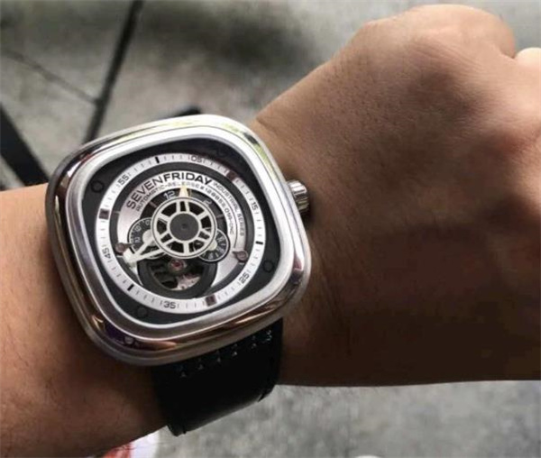 轻松解决七个星期五手表皮表带起皮问题