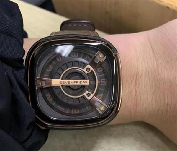 七个星期五手表表蒙子坏了解决方法盘点