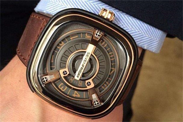 七个星期五手表表蒙有划痕是什么原因 七个星期五手表表蒙有划痕是什么原因